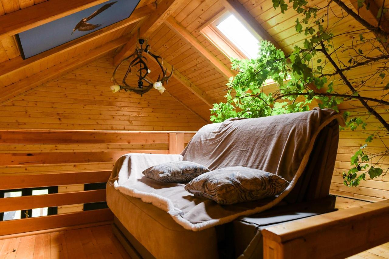 Cuibul Vulturilor - Casuta In Copac Villa Moisei Eksteriør billede