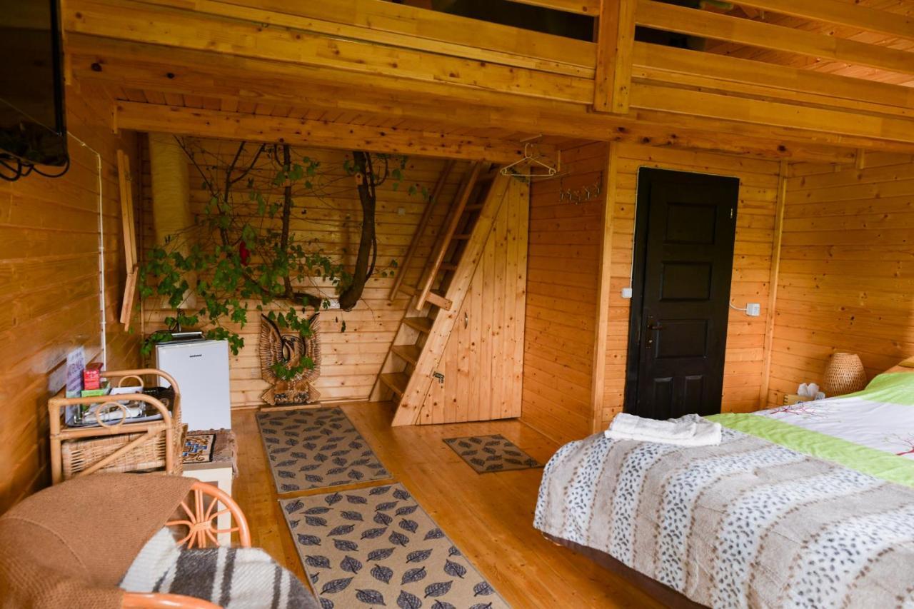 Cuibul Vulturilor - Casuta In Copac Villa Moisei Eksteriør billede